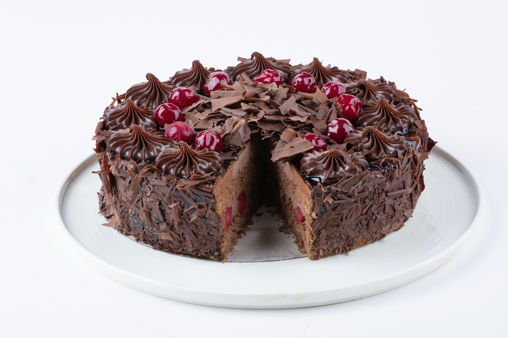 LAMOUR Black Forest Whole Cake  12 Slices 1600gr