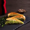 Triangle baklava with pistachios - Fıstıklı havuç dilimi   .webp